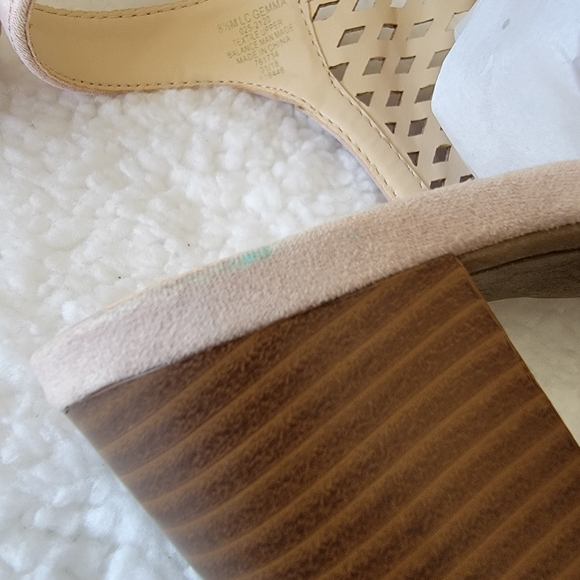 Liz Claiborne Cream Koala Peep Toe Heeled Sandal - Picture 8 of 11